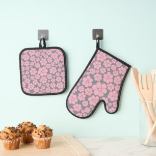 Flower Pattern in Grey and Pink Oven Mitt & Pot Holder Set