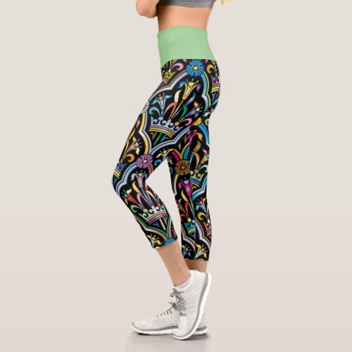 Flowers Art And Green  Capri Leggings