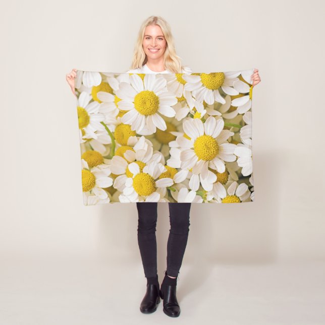 Flowers | Bunch of Chamomiles Fleece Blanket (In Situ)