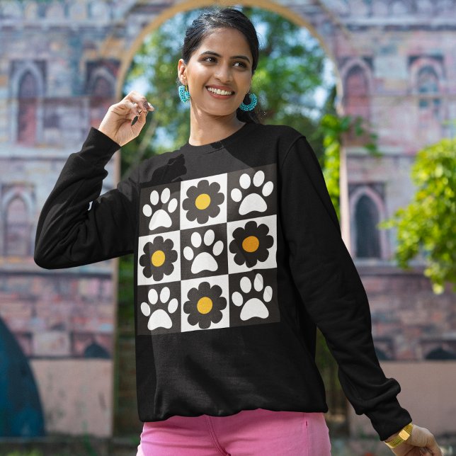 Flowers Checkered Paws Daisy Retro Sweatshirt (Creator Uploaded)