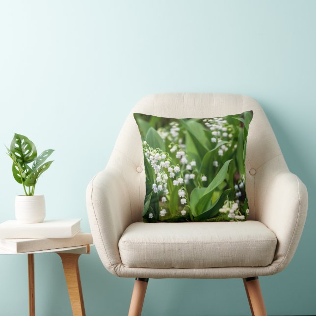 Flowers | Lily of the Valley Sweden Throw Pillow (Chair)