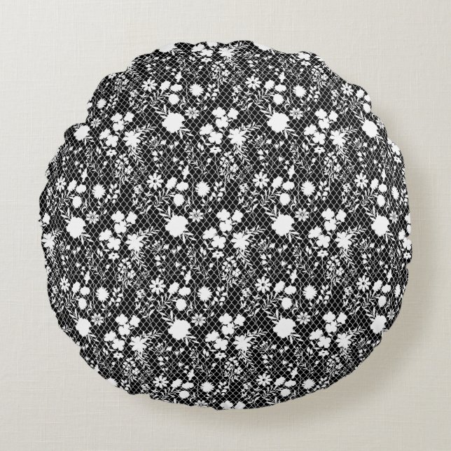 Flowers on net 01.bx4 Black BG Round Pillow (Front)