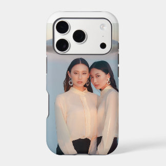 Flying Saucer Friends iPhone 17 Pro Case