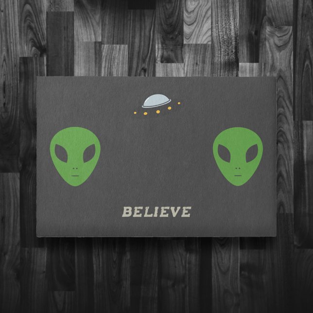 Flying Saucer & Green Alien Rug (Flying Saucer & Green Alien Rug)