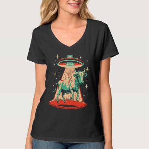 Flying Saucer UFO  Cute Cow Abduction Retro 80s T_Shirt