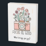 Focus on the Good Camera Wildflower Wooden Box Sign<br><div class="desc">Focus on the good with vintage wildflower camera art.  Add your own text to the bottom or leave as is.  Great for teachers,  school counselors,  therapists,  etc.</div>