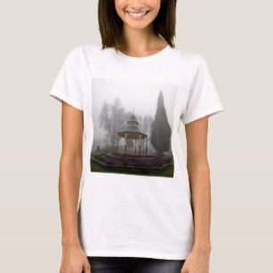 Foggy day with Rotunda and silhouette trees. T-Shirt