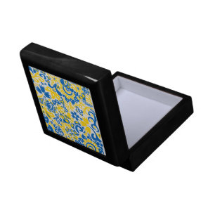 Folklore pattern with Ukrainian flag colors Gift Box