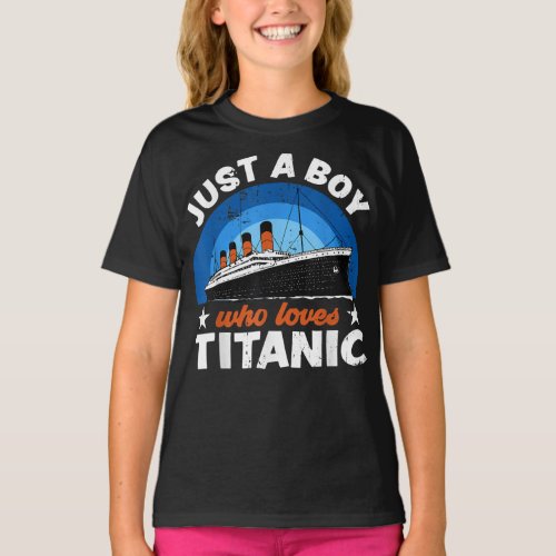 For Boys who just love the RMS Titanic T_Shirt