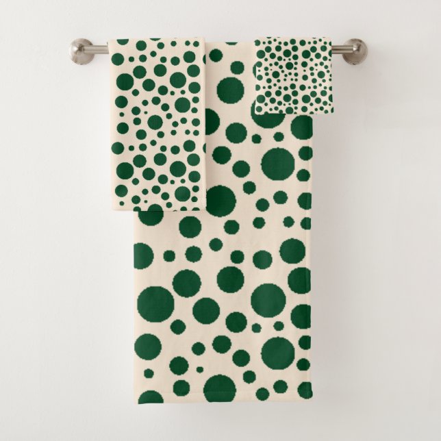 Forest Green Dots w/Antique White Bath Towel Set (Insitu)