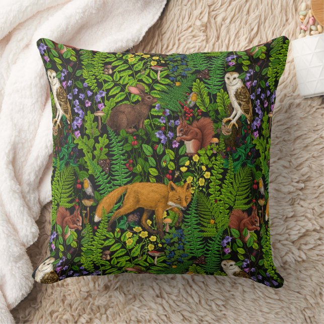 Forest life throw pillow (Blanket)