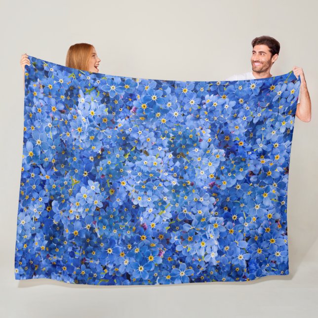 Forget Me Not Flower Pattern Fleece Blanket (In Situ)
