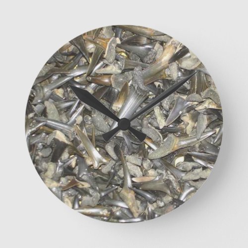 Fossil shark teeth pattern round clock