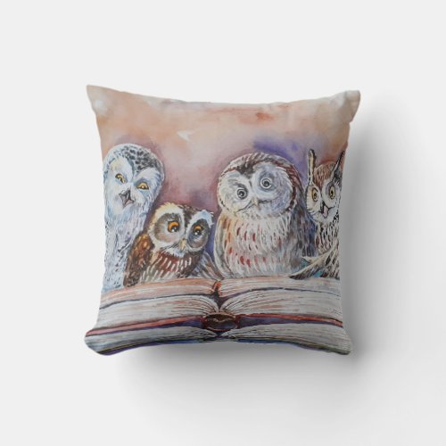 Four reading owls throw pillow