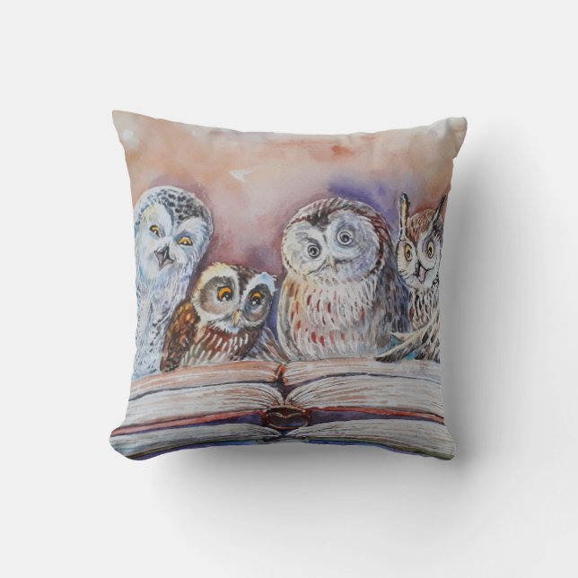 Four reading owls throw pillow (Front)