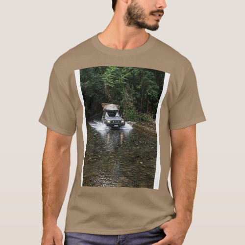 Four wheel drive vehicle off road Graphic  T_Shirt