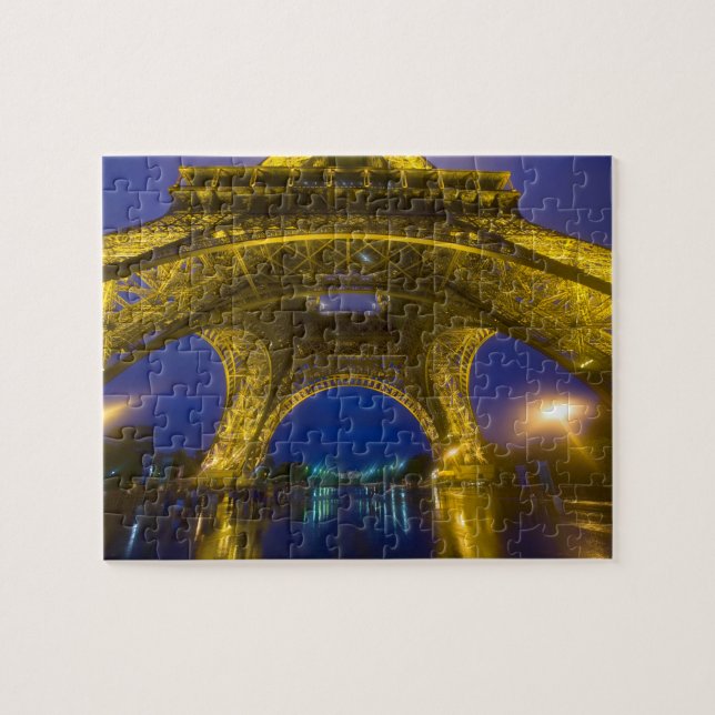 France, Paris. Eiffel Tower illuminated at Jigsaw Puzzle (Horizontal)