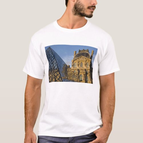 France Paris Louvre Museum and the Pyramid T_Shirt