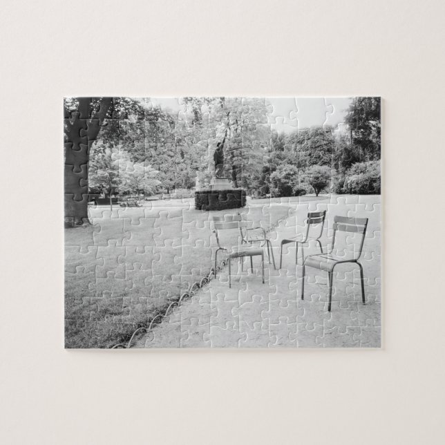FRANCE, Paris: Luxembourg Gardens Statue of Jigsaw Puzzle (Horizontal)