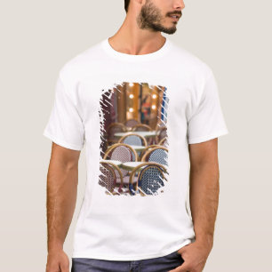 FRANCE, PARIS, Montmartre: Place du Tertre, Cafe 2 T-Shirt