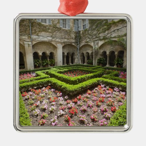 France Provence St Remy_de_Provence Garden Metal Ornament