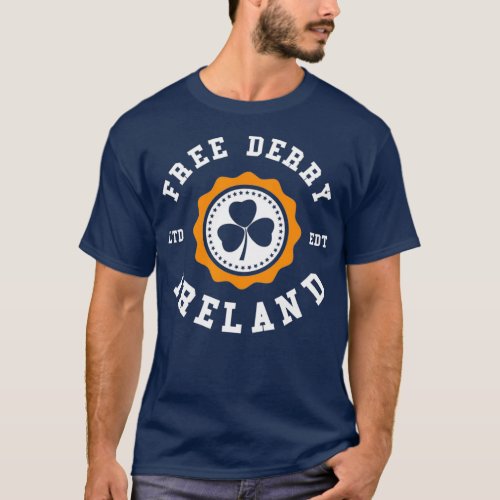 FREE DERRY Ireland Shamrock Irish Badge T_Shirt