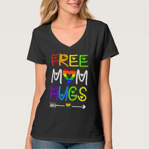 Free Mom Hugs  Rainbow Heart Lgbt Pride Month T_Shirt