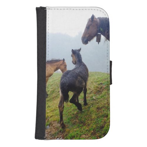 Free range horses galaxy s4 wallet case