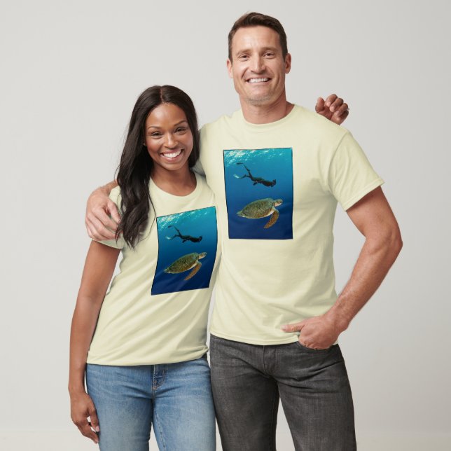 Freediver And Green Turtle - Organic. White (mens) T-Shirt (Unisex)