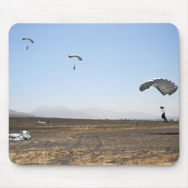 Freefall parachute jumpers mouse pad (Front)