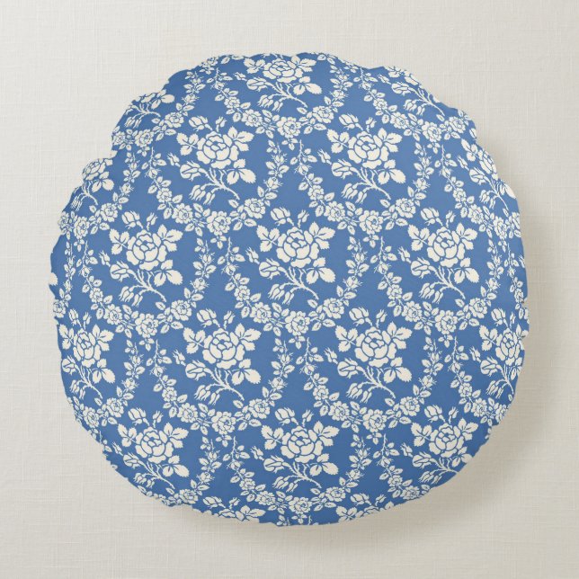 French Blue White Floral Pattern Botanical Chic Round Pillow (Front)