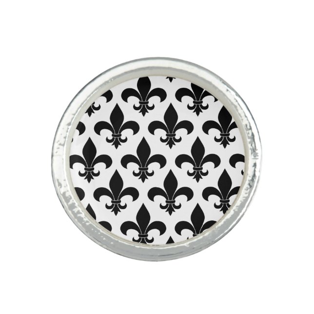 French Fleur de lis Pattern Classic Ring (Front)