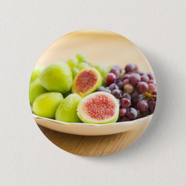 Fresh figs and grape button (Front)