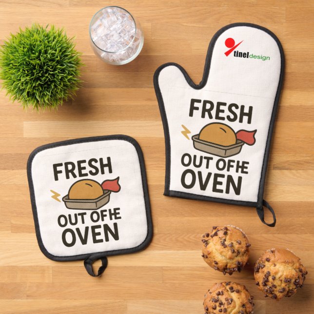 "Fresh Out Of The Oven" Mitt & Pot Holder Set (Top Down)