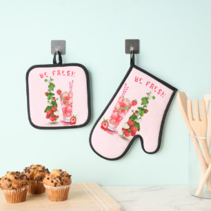 Fresh Strawberry Drink Oven Mitt & Pot Holder Set