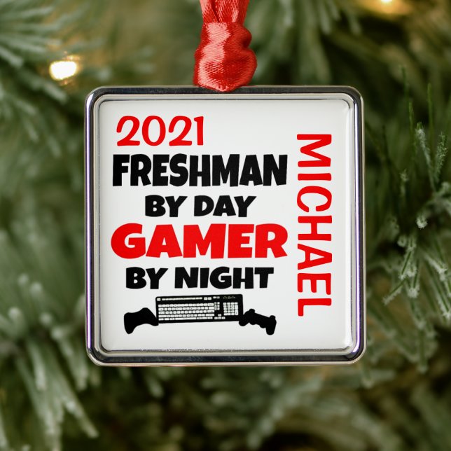 Freshman Loves Playing Video Games Custom Metal Ornament (Tree)