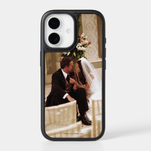 FRIENDS™   Chandler & Monica Married iPhone 17 Case
