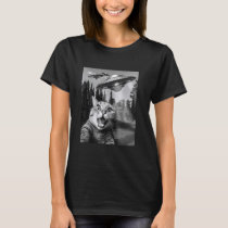 Frightened Cat Selfie With UFOs - Cat Lover Kitten T-Shirt