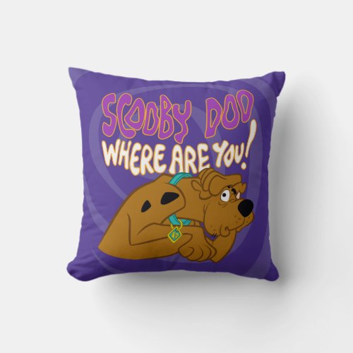 Frightened Scooby_Doo Throw Pillow