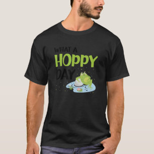Frog Catching For Bullfrog Hunter and Frog Catcher T-Shirt