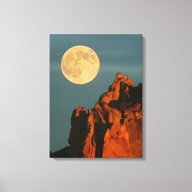 Full Moon | Basalt Cliffs Smith Rock State Park Canvas Print (Front)