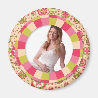 Fun Circle frame - pink leaf on pattern Magnet