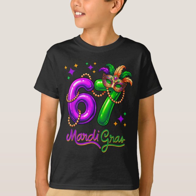 Fun Festive 67 Mardi Gras Party Balloons Beads Mas T-Shirt (Front)