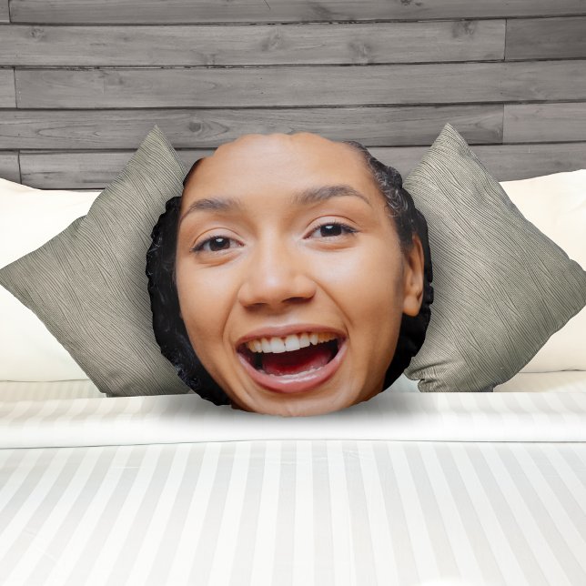 Fun Full Face Close Up Selfie Photo Round Pillow (Fun Full Face Close Up Selfie Photo Round Pillow)