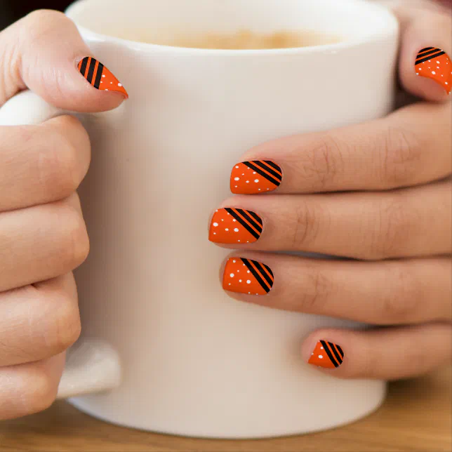Simple Halloween Nail Art Design by Diary of a Debutante