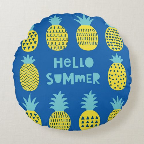 Fun Pineapple Vintage Card Design Round Pillow