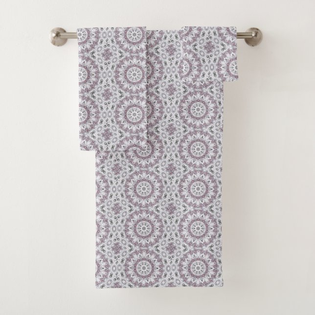 Fun with lavender bath towel set (Insitu)
