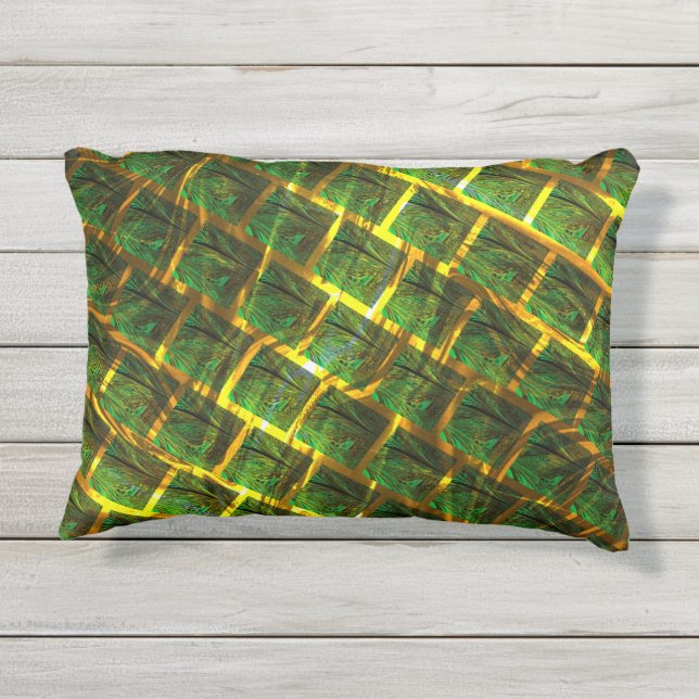 Fundo com imagem verde sob grade dourada? outdoor pillow (Back)