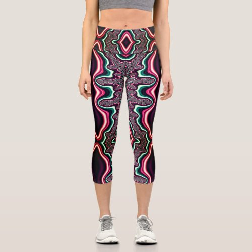  Funky Psychedelic Green and Red Fractal Pattern Capri Leggings