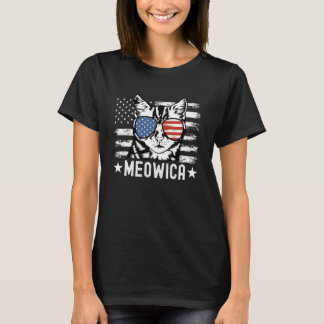 Funny 4th of July Patriotic Cat with Flag Sunglass T-Shirt